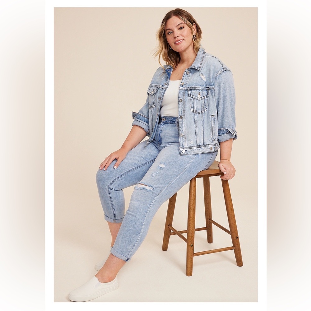 Plus Size KanCan Light High Rise Ripped Boyfriend Jeans 18 New without Tags